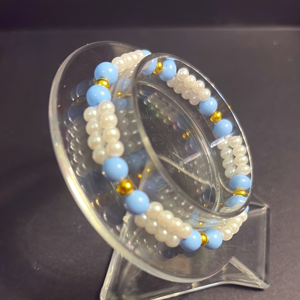 💙 Blue, gold and faux pearls bracelet 💙 - Picture 3 of 4